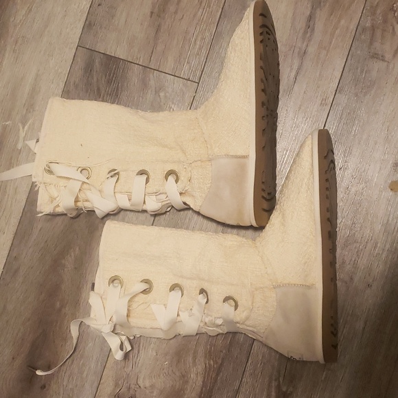 UGG Heirloom Lace Cream Tall Classic Ribbons up Back of Boots 🍦size 10 - Picture 8 of 8